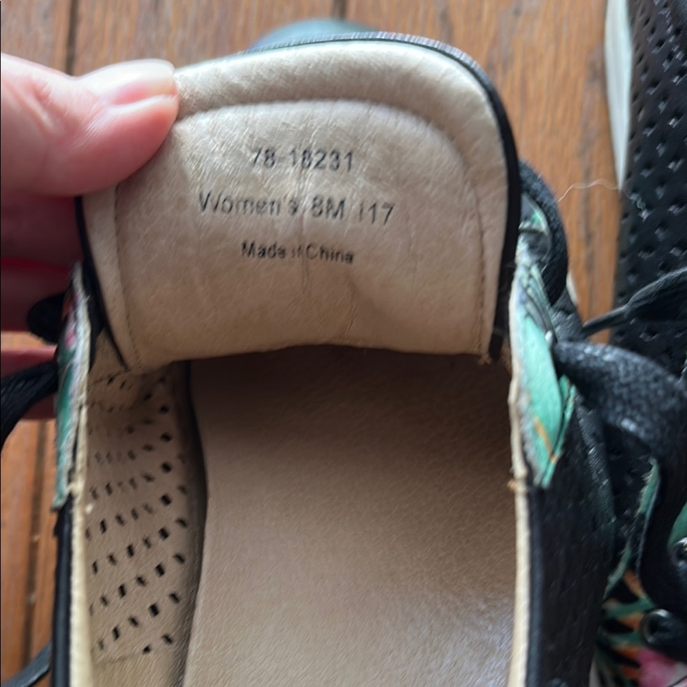 Johnston & Murphy Black and Green Women's Tropical Sneakers - Size 8 - Picture 9 of 10